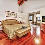Relais Casali Della Cisterna Otel