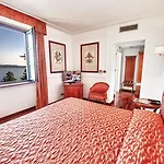 Relais Casali Della Cisterna Otel