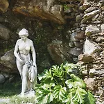 Relais Casali Della Cisterna Otel 3*