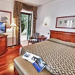 Relais Casali Della Cisterna Otel