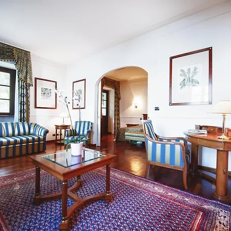 Relais Casali Della Cisterna Hotel