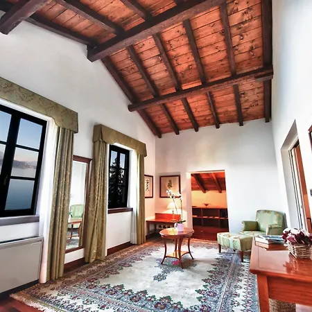 Relais Casali Della Cisterna Hotel 3*
