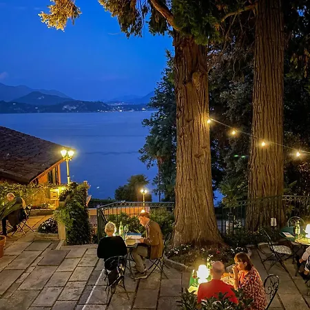 Relais Casali Della Cisterna Otel 3*