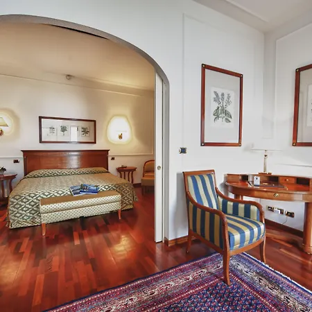 Hotel Relais Casali Della Cisterna 3*