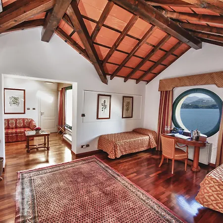 Relais Casali Della Cisterna 3*