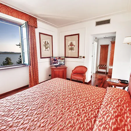 Relais Casali Della Cisterna Otel