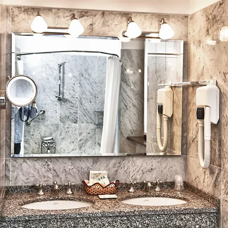 Hotel Relais Casali Della Cisterna 3*