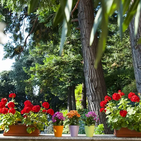 Relais Casali Della Cisterna Hotel 3*