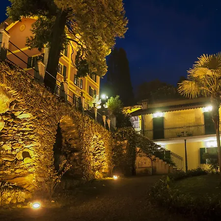 Relais Casali Della Cisterna Otel 3*