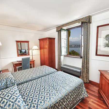 Relais Casali Della Cisterna Hotel