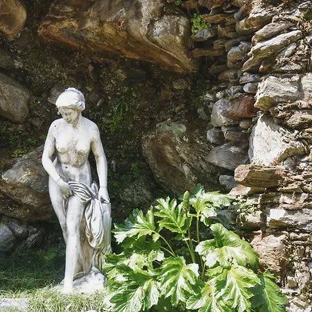 Relais Casali Della Cisterna Otel 3*