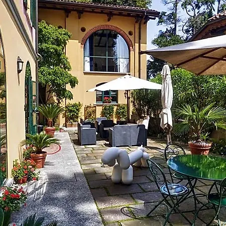 Отель Relais Casali Della Cisterna