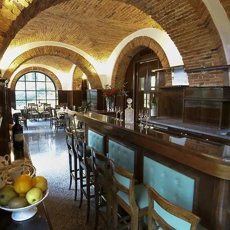 Relais Casali Della Cisterna Hotel