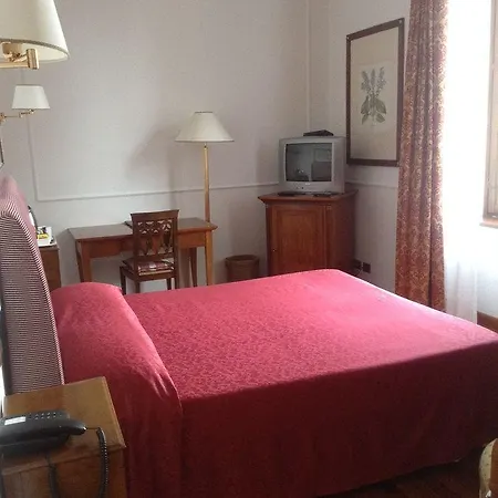 Relais Casali Della Cisterna Hotel 3*