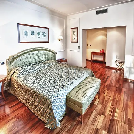 Relais Casali Della Cisterna Szálloda