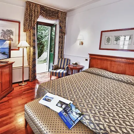 Relais Casali Della Cisterna Otel